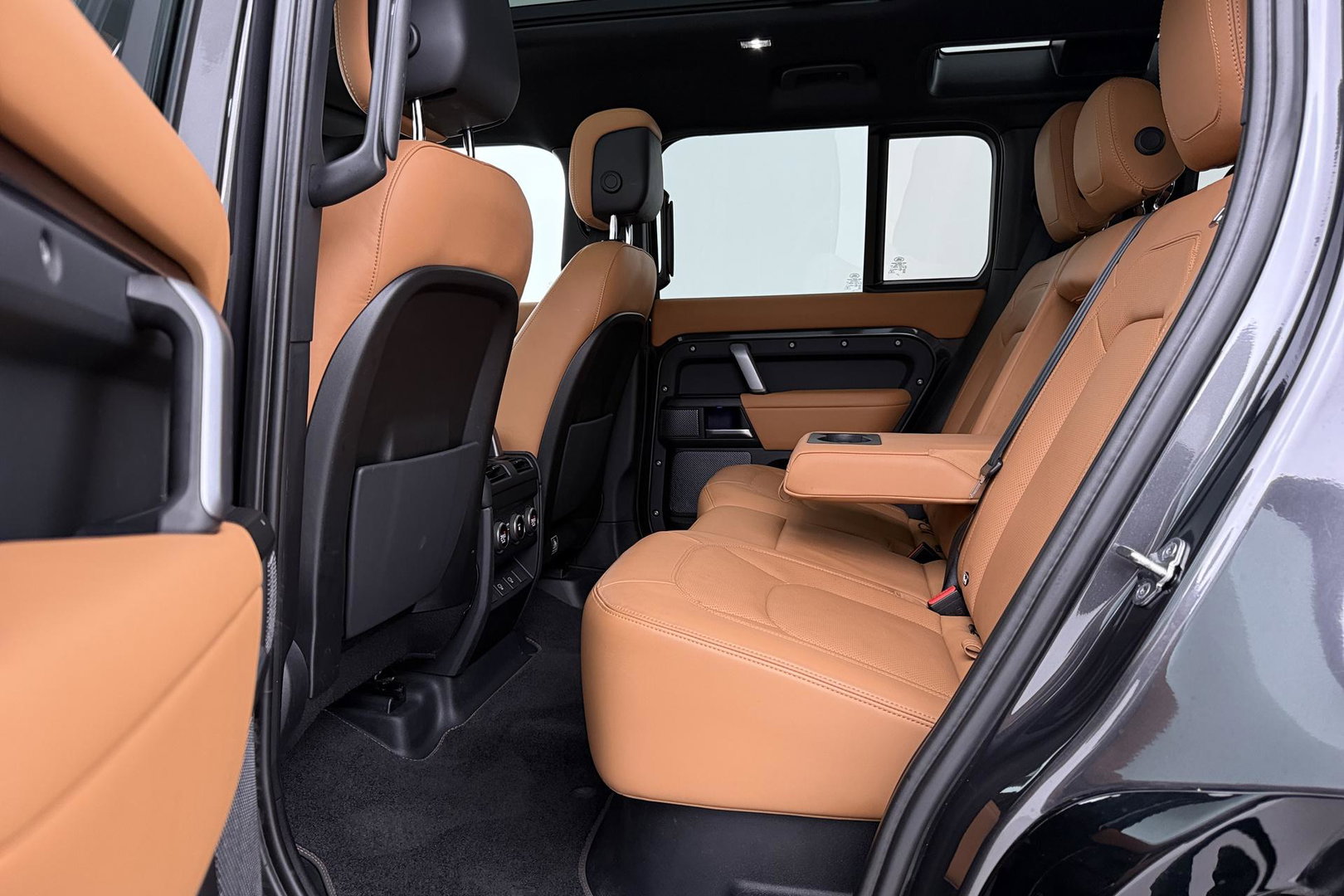 Land Rover Defender 110 P525 Carpathian Edition | 5.0 V8 | URBAN | ClearSight | Trekhaak | Luchtvering | Stoelverwarming+Ventilatie