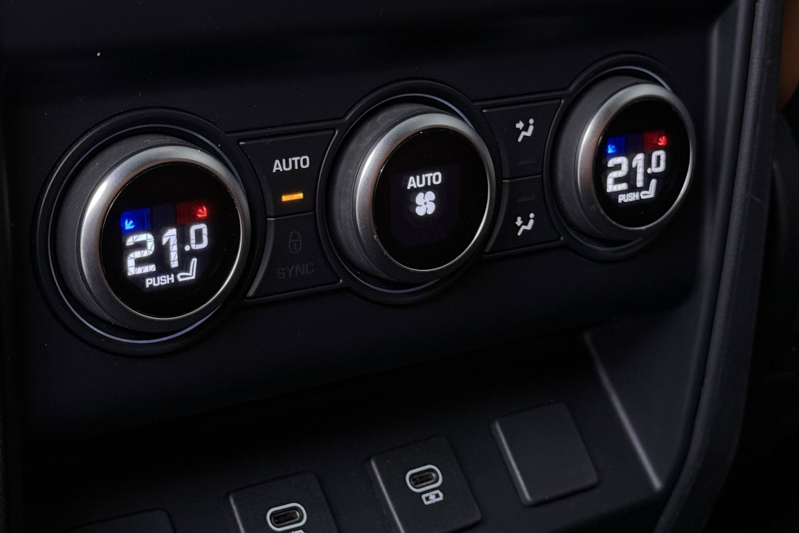 Land Rover Defender 110 P525 Carpathian Edition | 5.0 V8 | URBAN | ClearSight | Trekhaak | Luchtvering | Stoelverwarming+Ventilatie