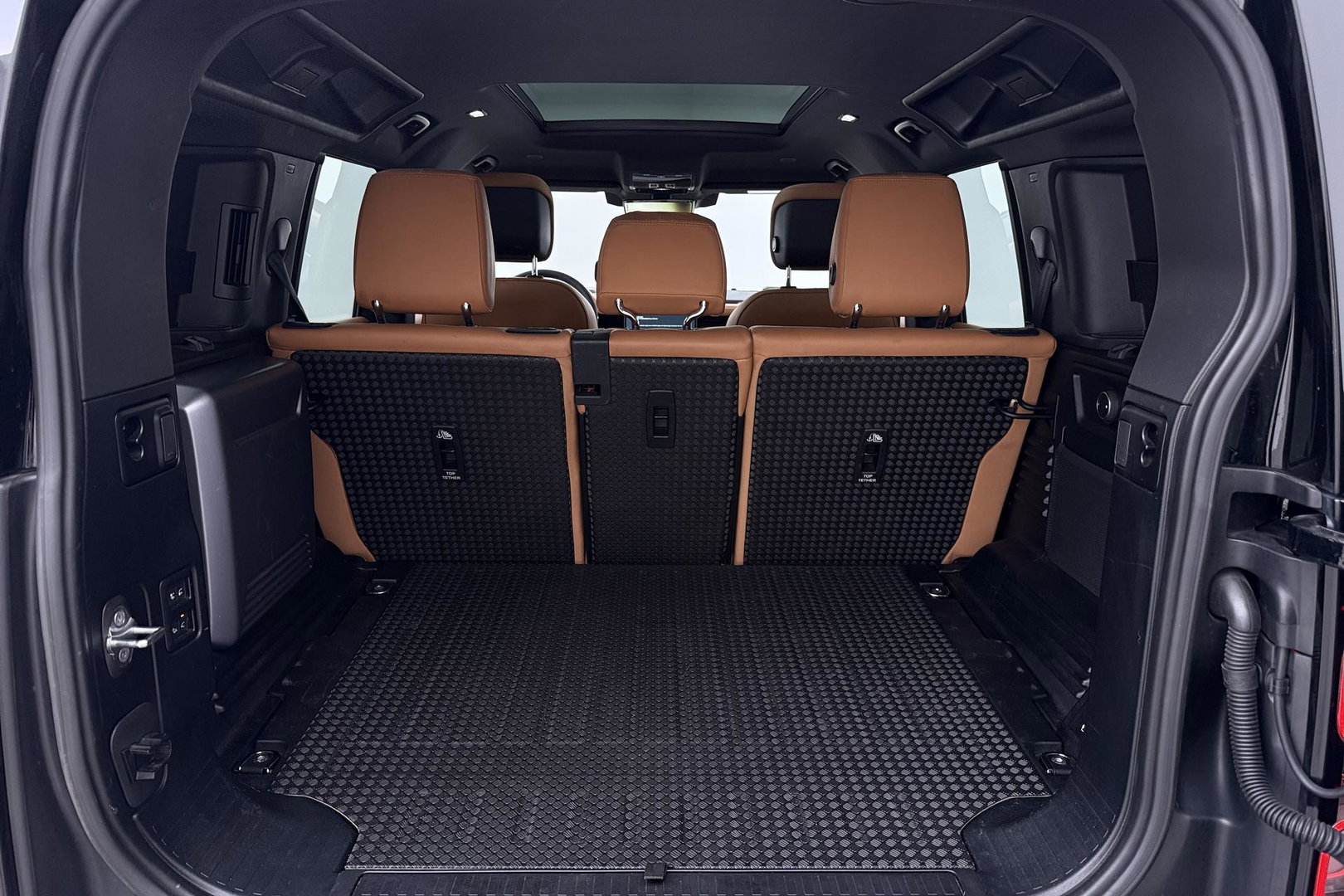 Land Rover Defender 110 P525 Carpathian Edition | 5.0 V8 | URBAN | ClearSight | Trekhaak | Luchtvering | Stoelverwarming+Ventilatie