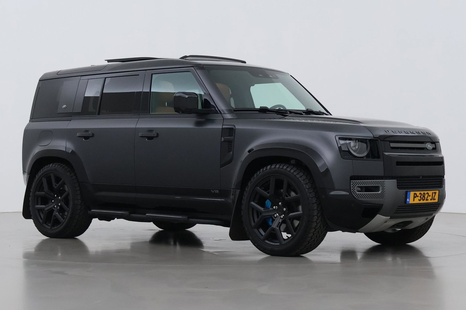 Land Rover Defender 110 P525 Carpathian Edition | 5.0 V8 | URBAN | ClearSight | Trekhaak | Luchtvering | Stoelverwarming+Ventilatie
