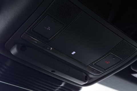 Land Rover Range Rover Evoque P300e R-Dynamic SE | ACC | Meridian | BLIS | Black Pack | Stoel+Stuurverwarming | Privacy Glass | Camera | 20 Inch