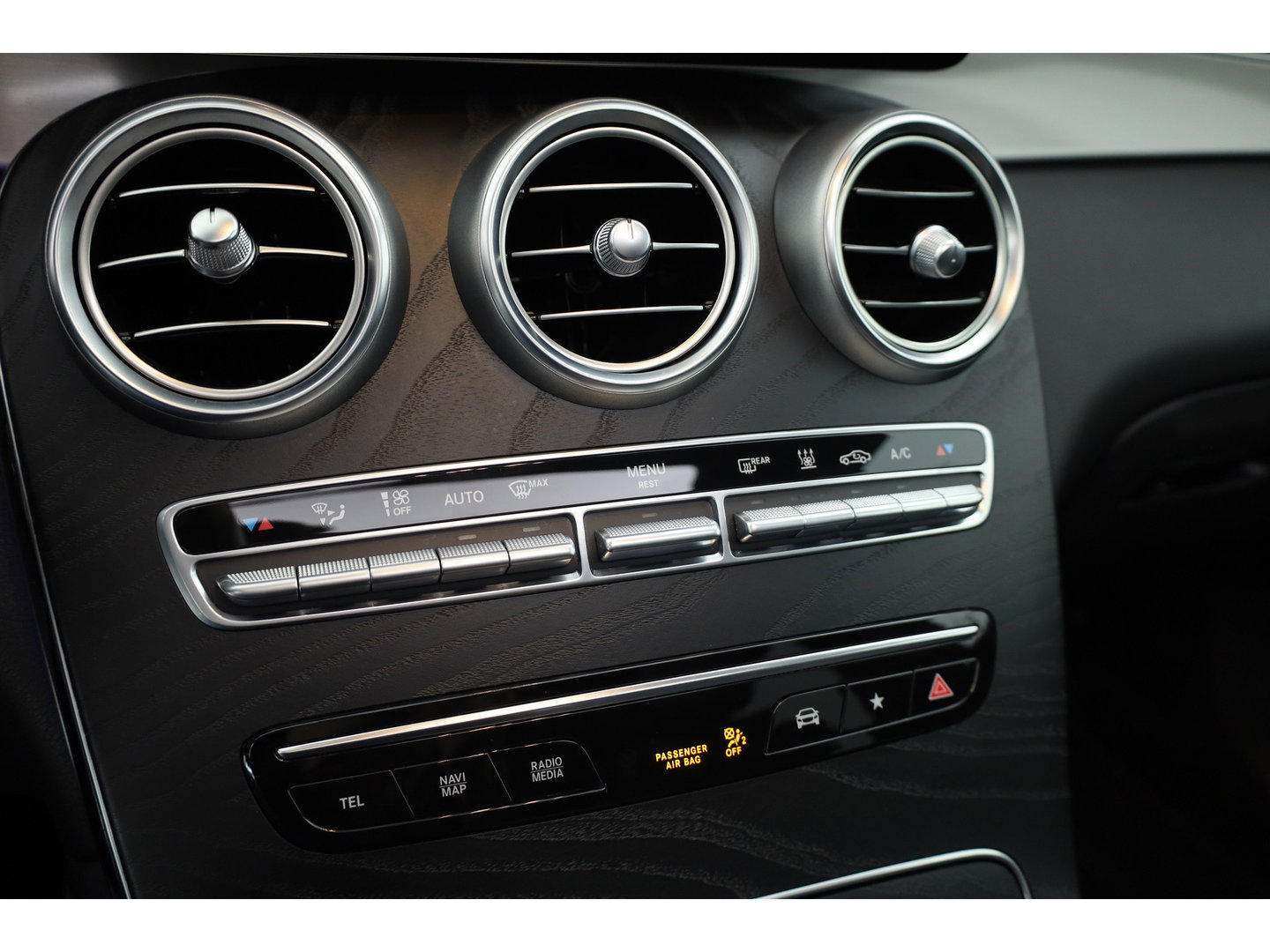 Mercedes-Benz GLC Coupé 300e 4MATIC AMG ORIG. NL | SOH 100% | Rijklaar! | Adapt. Cruise | Trekhaak | Pano | Matrix | 360cam | Burmester |