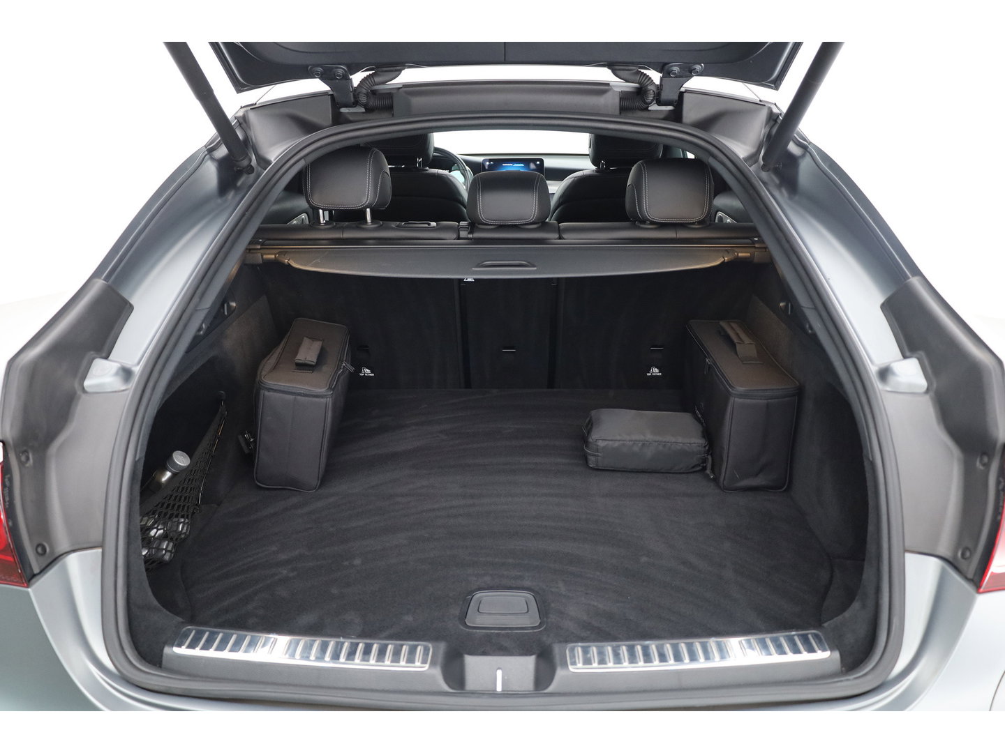 Mercedes-Benz GLC Coupé 300e 4MATIC AMG ORIG. NL | SOH 100% | Rijklaar! | Adapt. Cruise | Trekhaak | Pano | Matrix | 360cam | Burmester |
