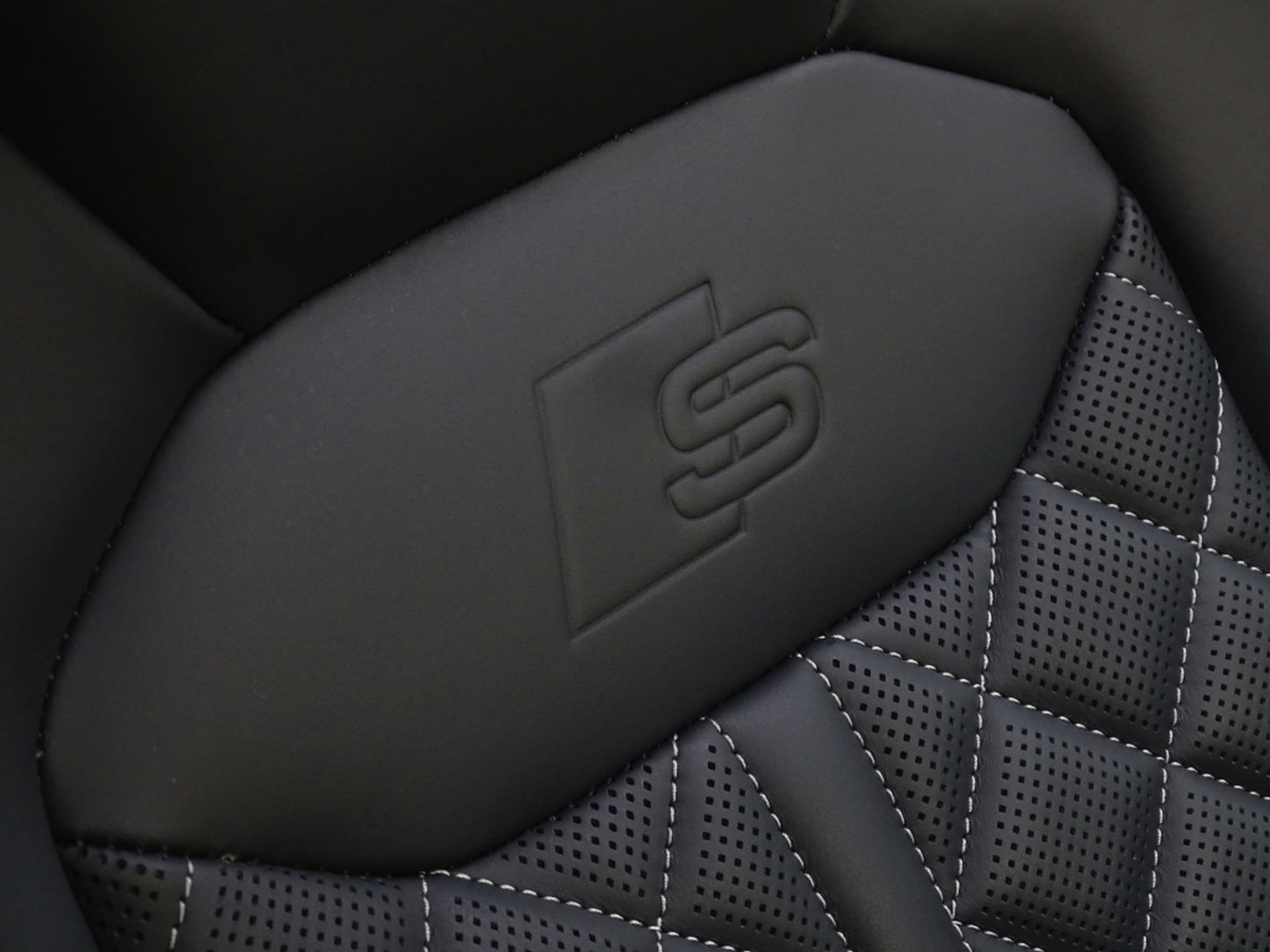 Audi Q8 55 TFSI e 381PK Quattro S line / Carbon / 23'' / B&O / 360°