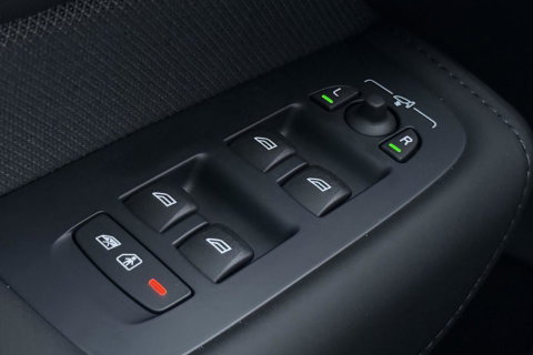 Volvo XC60 T8 Plus Black Edition | Harman/Kardon | Pilot Assist | Panoramadak | 360° Camera | Head-Up | Stoel+Stuurverwarming | 21 Inch