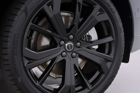 Volvo XC60 T8 Plus Black Edition | Harman/Kardon | Pilot Assist | Panoramadak | 360° Camera | Head-Up | Stoel+Stuurverwarming | 21 Inch