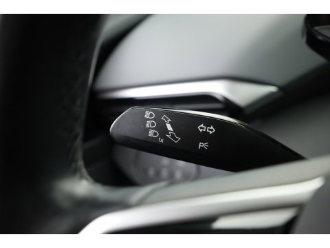 Volkswagen ID.4 Pro 77 kWh SOH 95% | RIJKLAAR!! | SOH 95% | Adapt. Cruise | CarPlay | Stoelverw. | Navi | Camera | PDC V+A