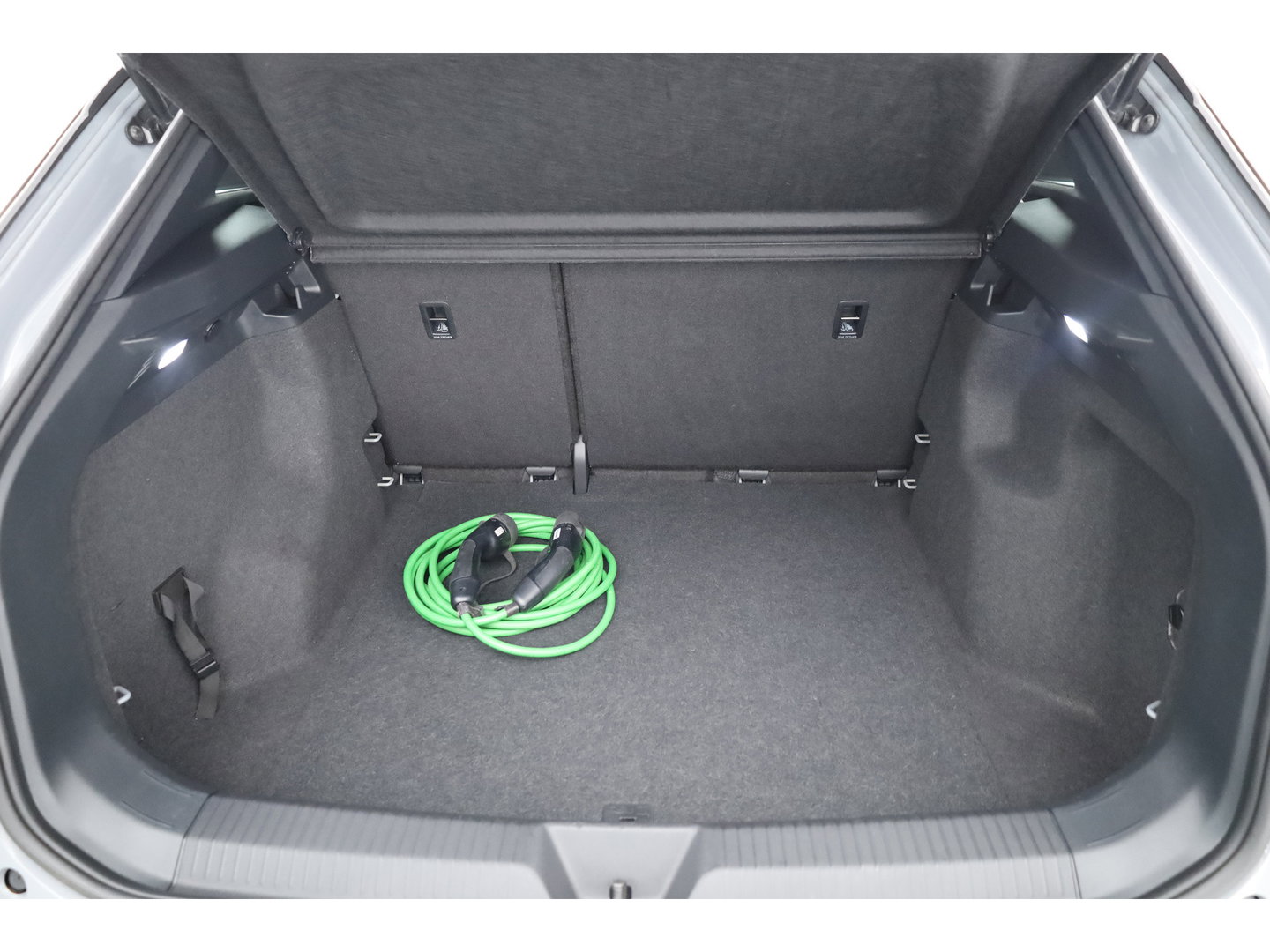 Volkswagen ID.4 Pro 77 kWh SOH 95% | RIJKLAAR!! | SOH 95% | Adapt. Cruise | CarPlay | Stoelverw. | Navi | Camera | PDC V+A