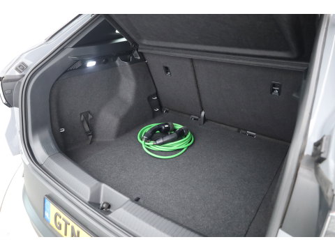 Volkswagen ID.4 Pro 77 kWh SOH 95% | RIJKLAAR!! | SOH 95% | Adapt. Cruise | CarPlay | Stoelverw. | Navi | Camera | PDC V+A