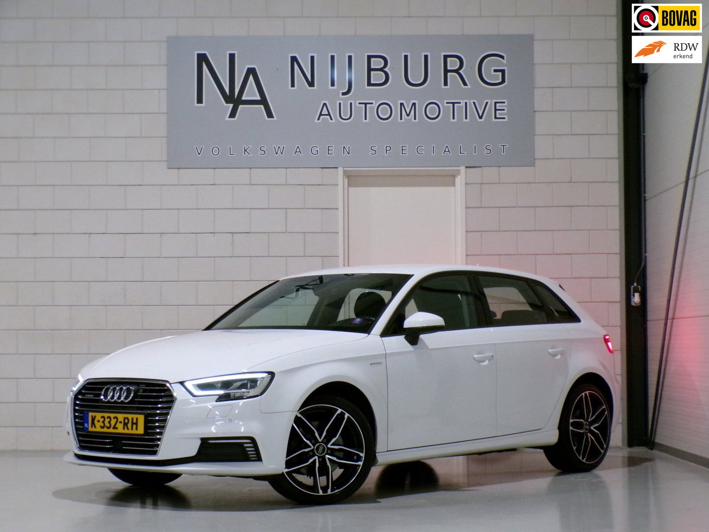 Audi A3 Sportback 1.4 e-tron Sport Pro Line plus Apple-Carplay Stoelverwarming Full-LED Android-Auto Parkeersensoren Navigatie