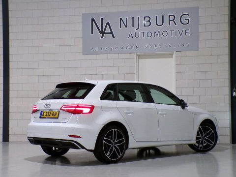 Audi A3 Sportback 1.4 e-tron Sport Pro Line plus Apple-Carplay Stoelverwarming Full-LED Android-Auto Parkeersensoren Navigatie