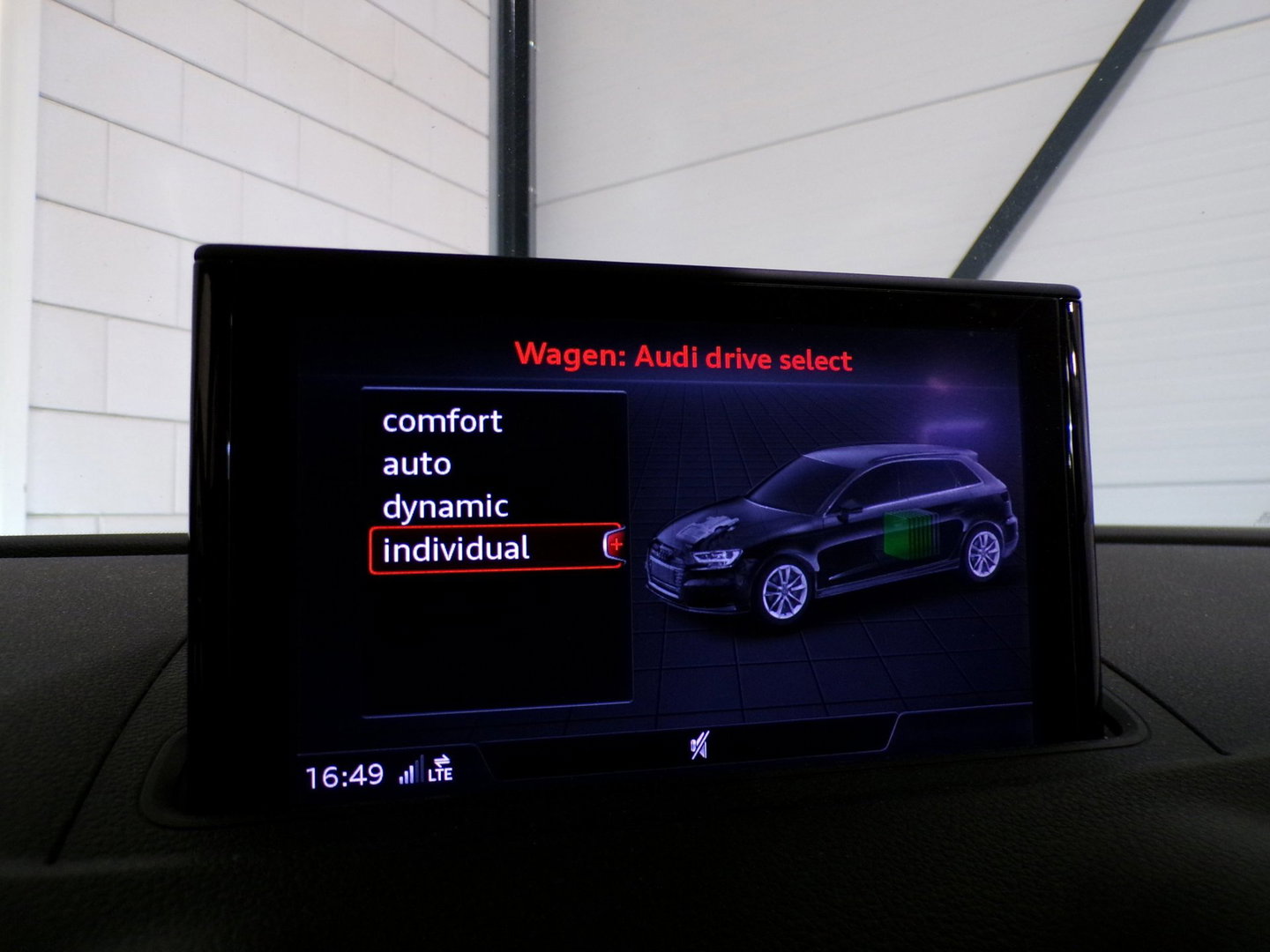 Audi A3 Sportback 1.4 e-tron Sport Pro Line plus Apple-Carplay Stoelverwarming Full-LED Android-Auto Parkeersensoren Navigatie