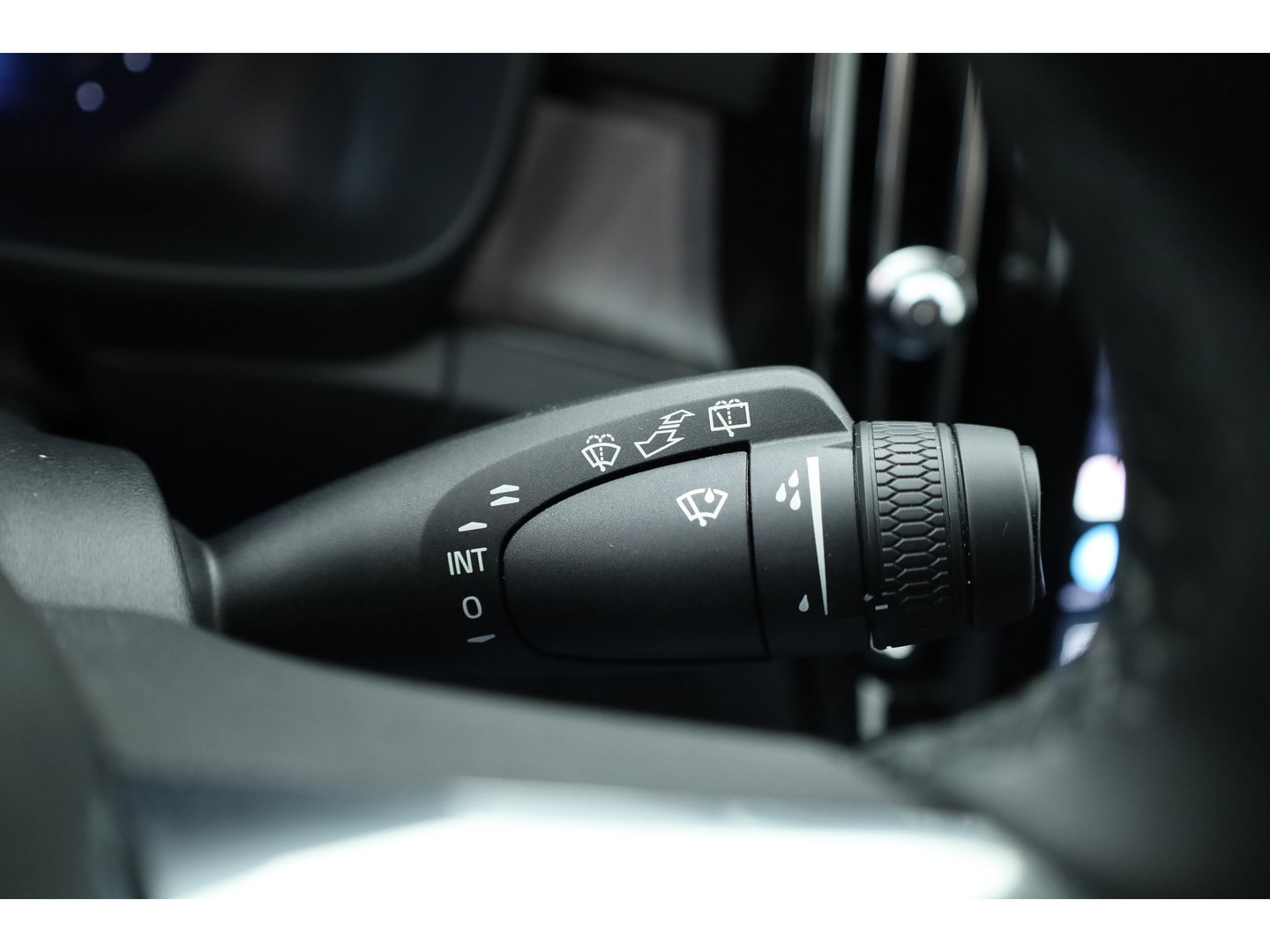 Volvo XC40 Single Motor Extended Range Plus 82 kWh | SOH 99% | Rijklaar! | Adapt. Cruise | Dodehoek | Trekhaak 1500kg! | Stoel- Stuurverw. |