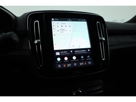 Volvo XC40 Single Motor Extended Range Plus 82 kWh | SOH 99% | Rijklaar! | Adapt. Cruise | Dodehoek | Trekhaak 1500kg! | Stoel- Stuurverw. |