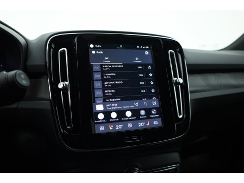 Volvo XC40 Single Motor Extended Range Plus 82 kWh | SOH 99% | Rijklaar! | Adapt. Cruise | Dodehoek | Trekhaak 1500kg! | Stoel- Stuurverw. |