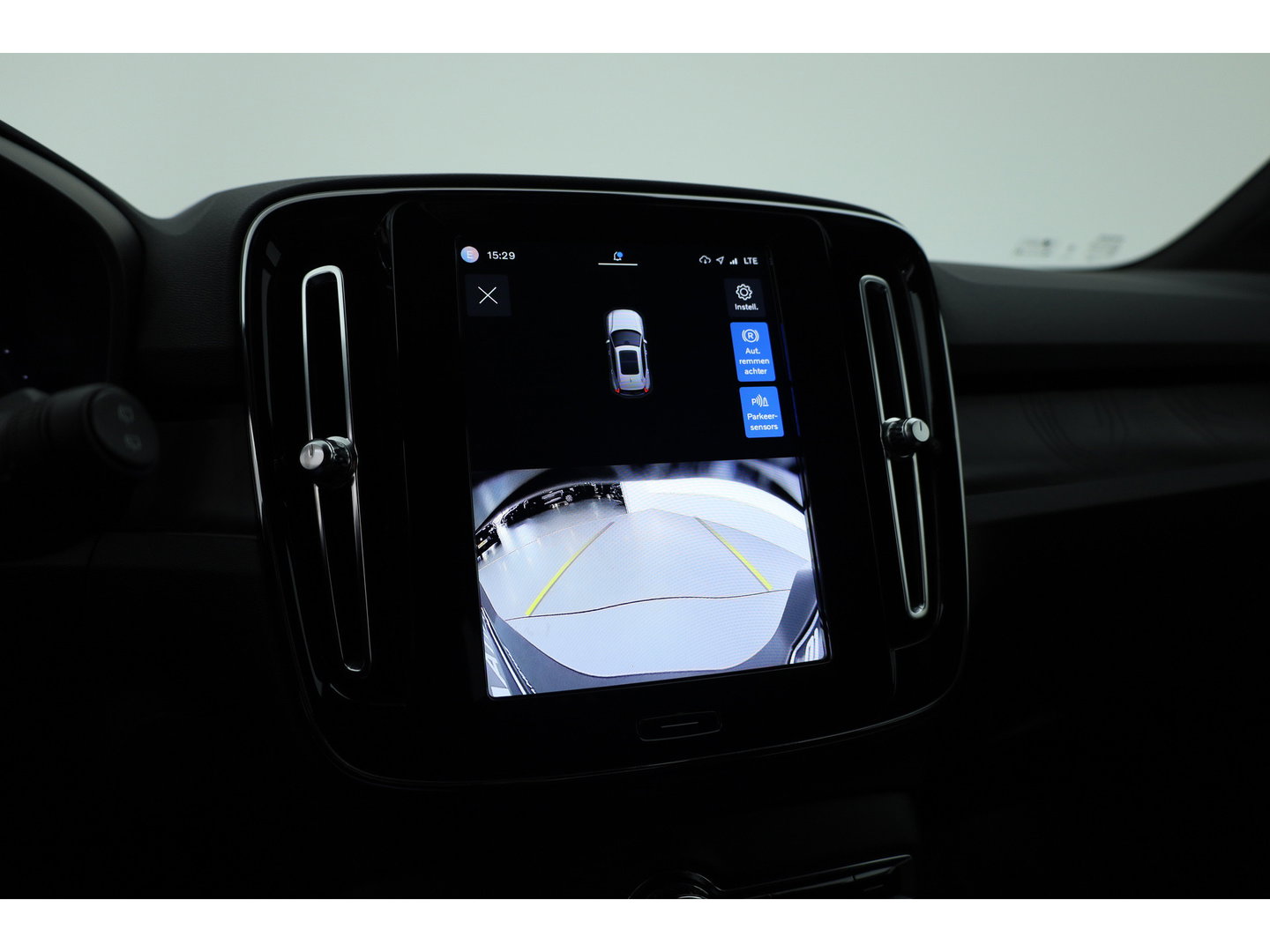 Volvo XC40 Single Motor Extended Range Plus 82 kWh | SOH 99% | Rijklaar! | Adapt. Cruise | Dodehoek | Trekhaak 1500kg! | Stoel- Stuurverw. |