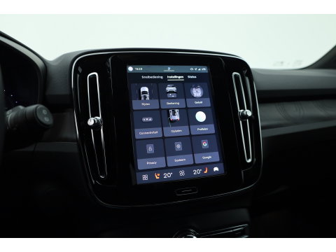 Volvo XC40 Single Motor Extended Range Plus 82 kWh | SOH 99% | Rijklaar! | Adapt. Cruise | Dodehoek | Trekhaak 1500kg! | Stoel- Stuurverw. |