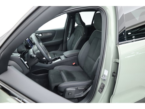 Volvo XC40 Single Motor Extended Range Plus 82 kWh | SOH 99% | Rijklaar! | Adapt. Cruise | Dodehoek | Trekhaak 1500kg! | Stoel- Stuurverw. |