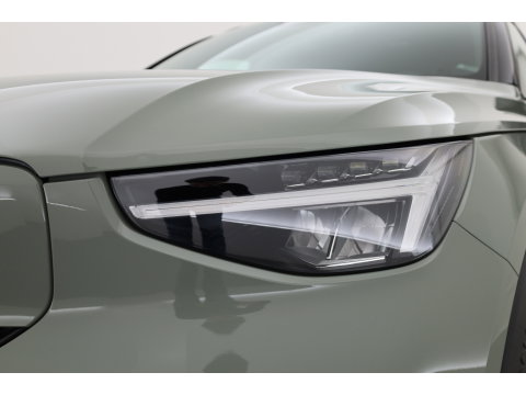 Volvo XC40 Single Motor Extended Range Plus 82 kWh | SOH 99% | Rijklaar! | Adapt. Cruise | Dodehoek | Trekhaak 1500kg! | Stoel- Stuurverw. |