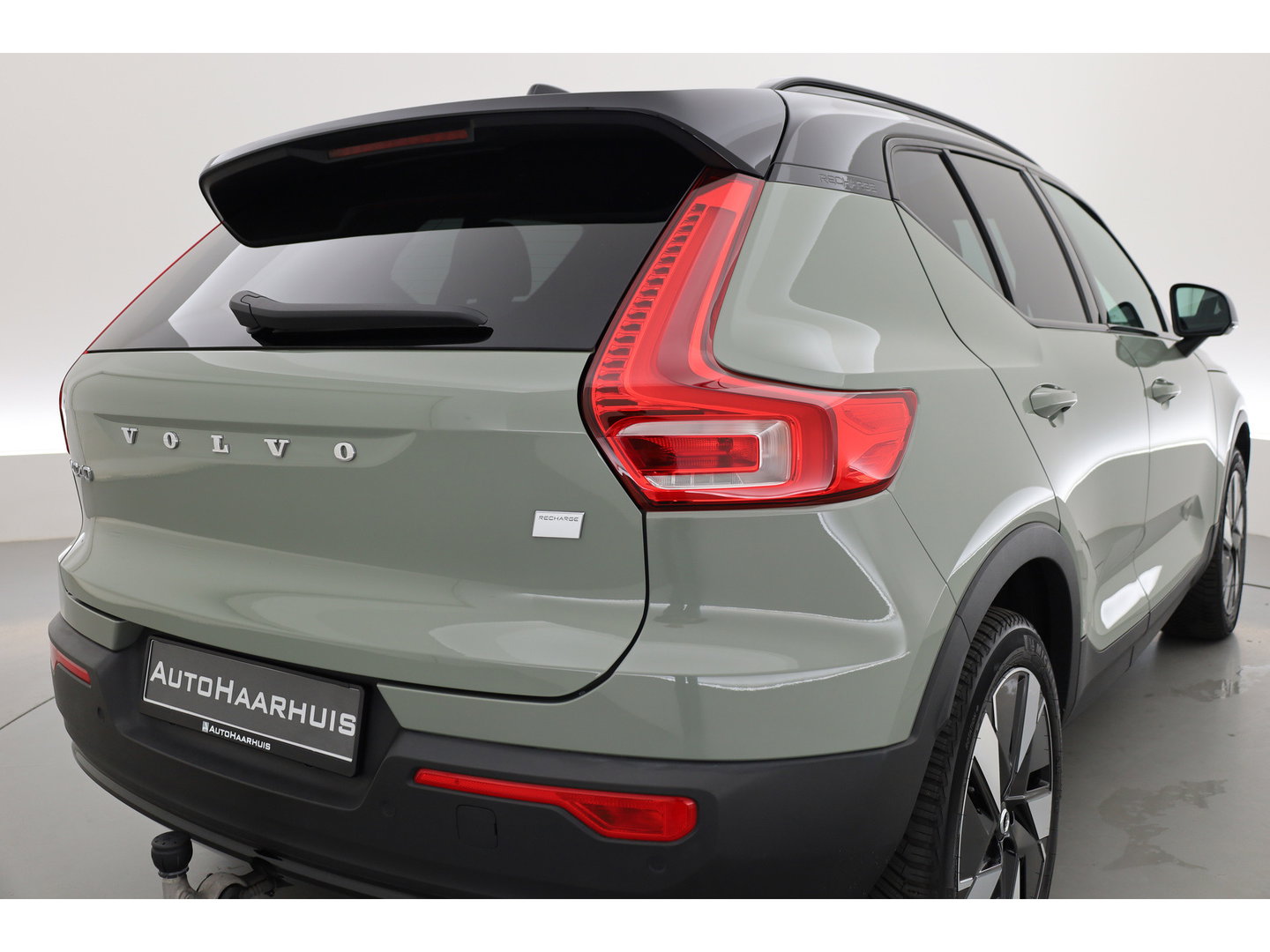 Volvo XC40 Single Motor Extended Range Plus 82 kWh | SOH 99% | Rijklaar! | Adapt. Cruise | Dodehoek | Trekhaak 1500kg! | Stoel- Stuurverw. |