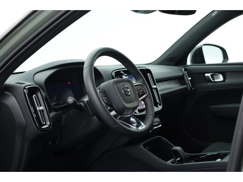 Volvo XC40 Single Motor Extended Range Plus 82 kWh | SOH 99% | Rijklaar! | Adapt. Cruise | Dodehoek | Trekhaak 1500kg! | Stoel- Stuurverw. |