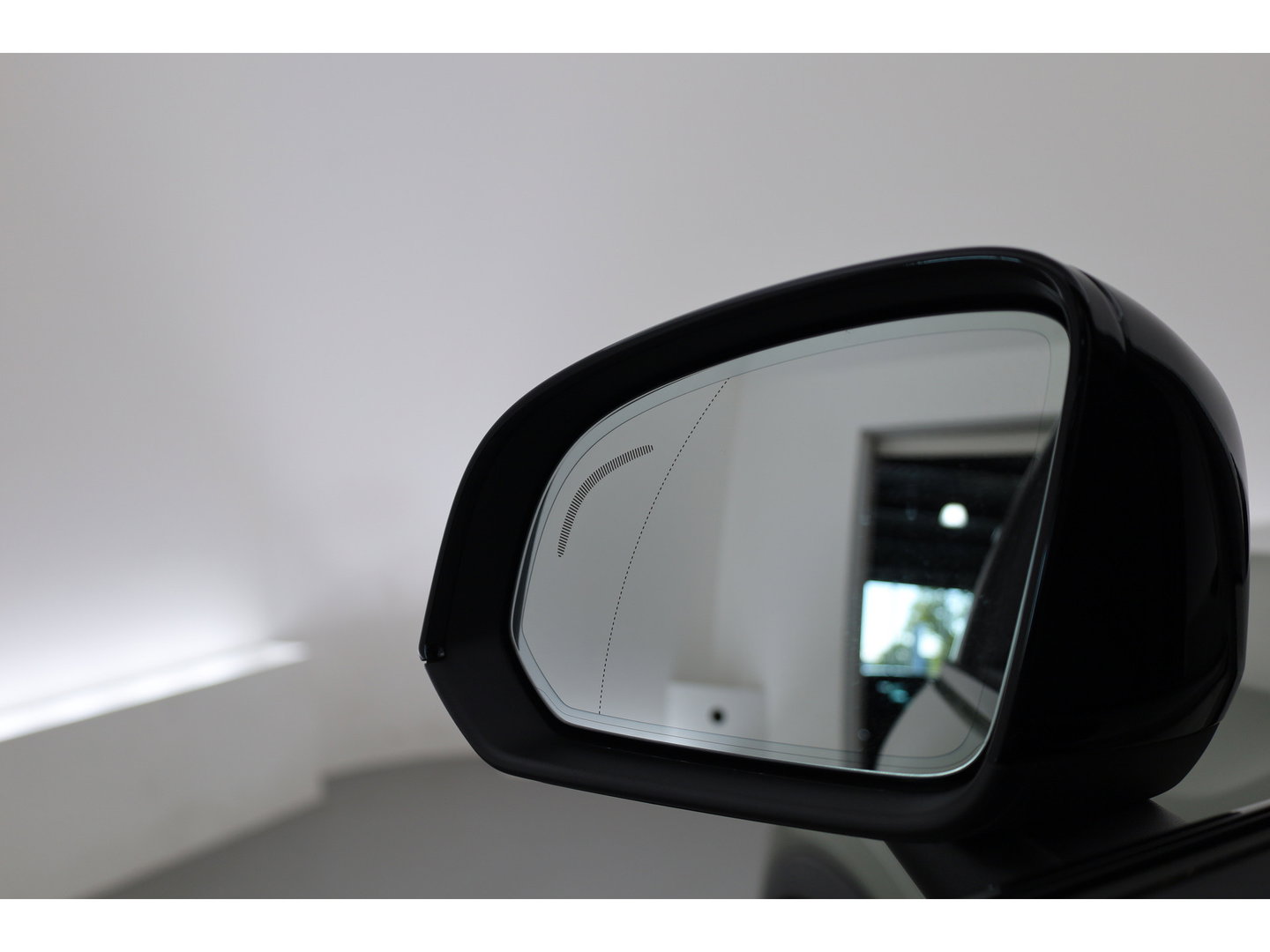 Volvo XC40 Single Motor Extended Range Plus 82 kWh | SOH 99% | Rijklaar! | Adapt. Cruise | Dodehoek | Trekhaak 1500kg! | Stoel- Stuurverw. |