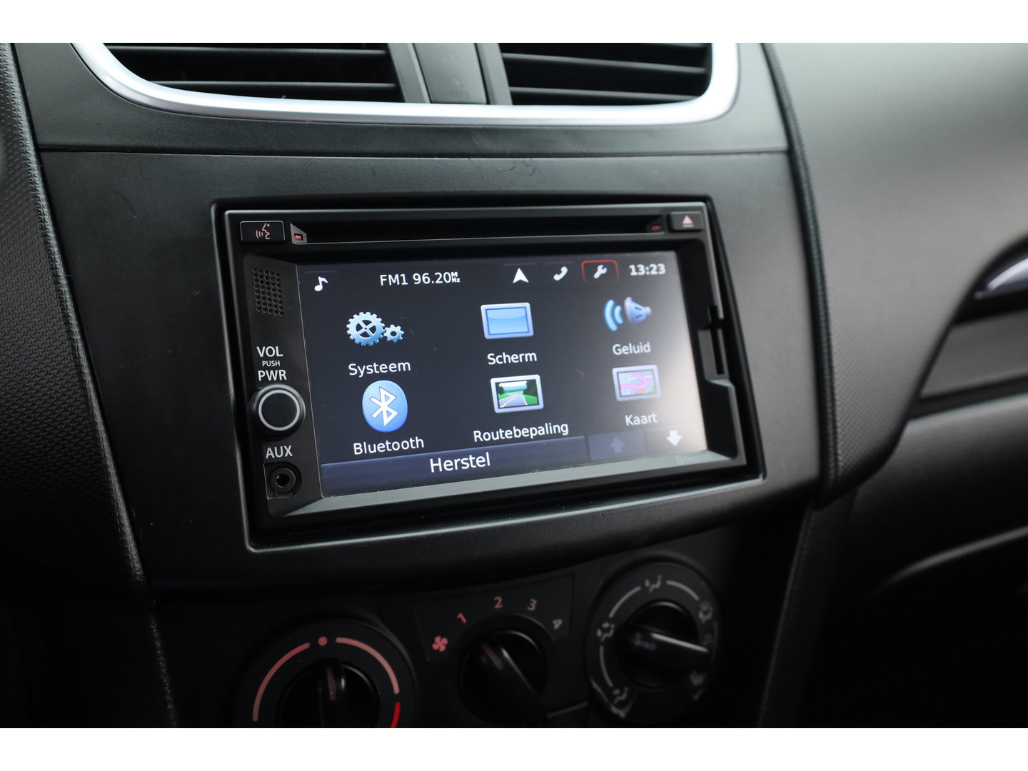 Suzuki Swift 1.2 S-Edition EASSS | Rijklaar! | Navi | Cruise Control | PDC A | Airco | Bluetooth | 16''