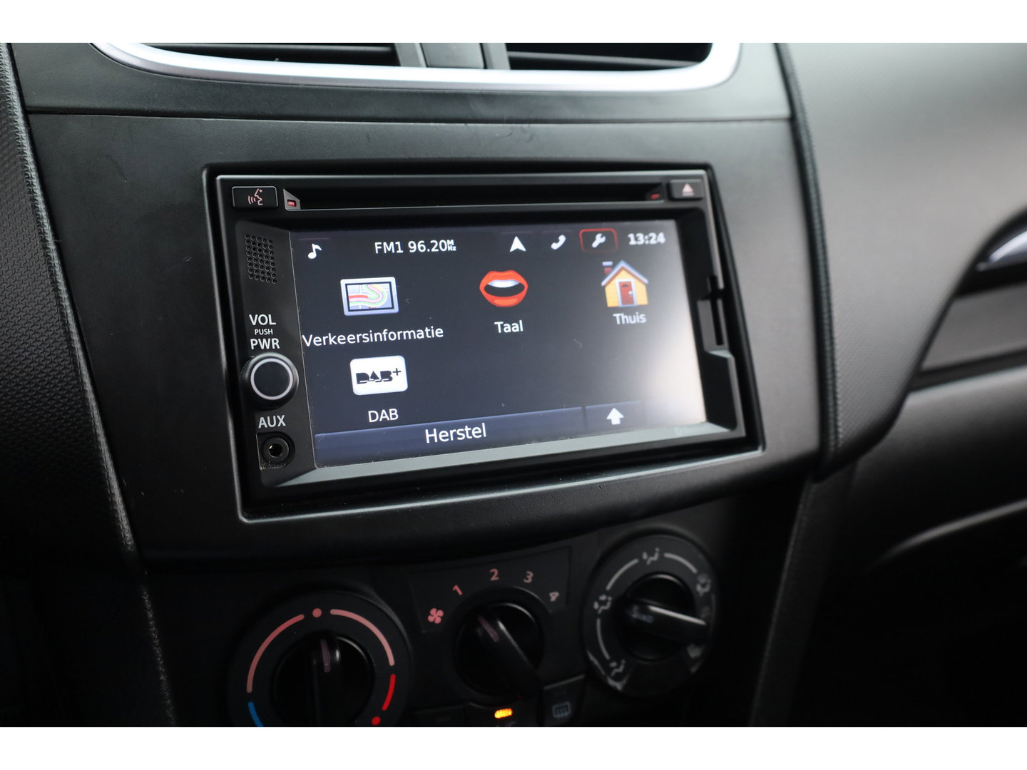 Suzuki Swift 1.2 S-Edition EASSS | Rijklaar! | Navi | Cruise Control | PDC A | Airco | Bluetooth | 16''