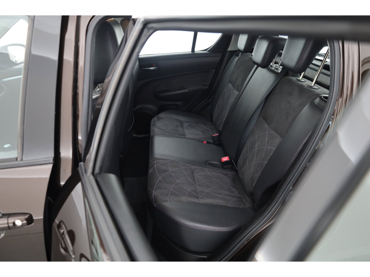 Suzuki Swift 1.2 S-Edition EASSS | Rijklaar! | Navi | Cruise Control | PDC A | Airco | Bluetooth | 16''