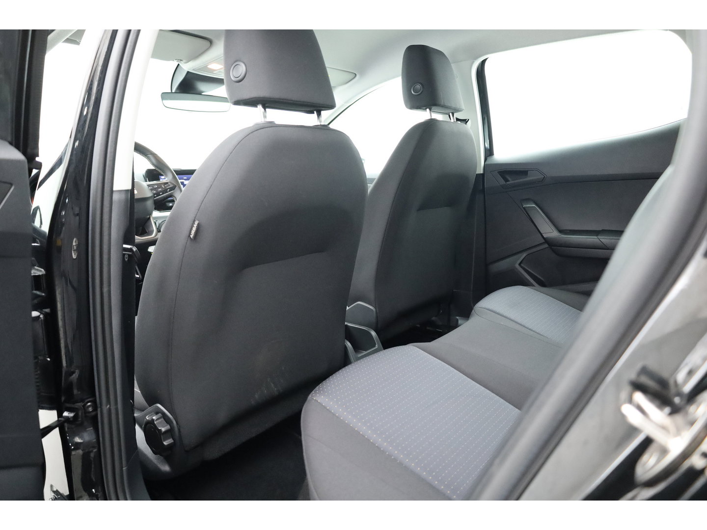 SEAT Ibiza 1.0 EcoTSI Style Online | RIJKLAAR!! | CarPlay | Stoelverw. | Regensensor | Cruise | Airco | DAB | PDC A | 15"