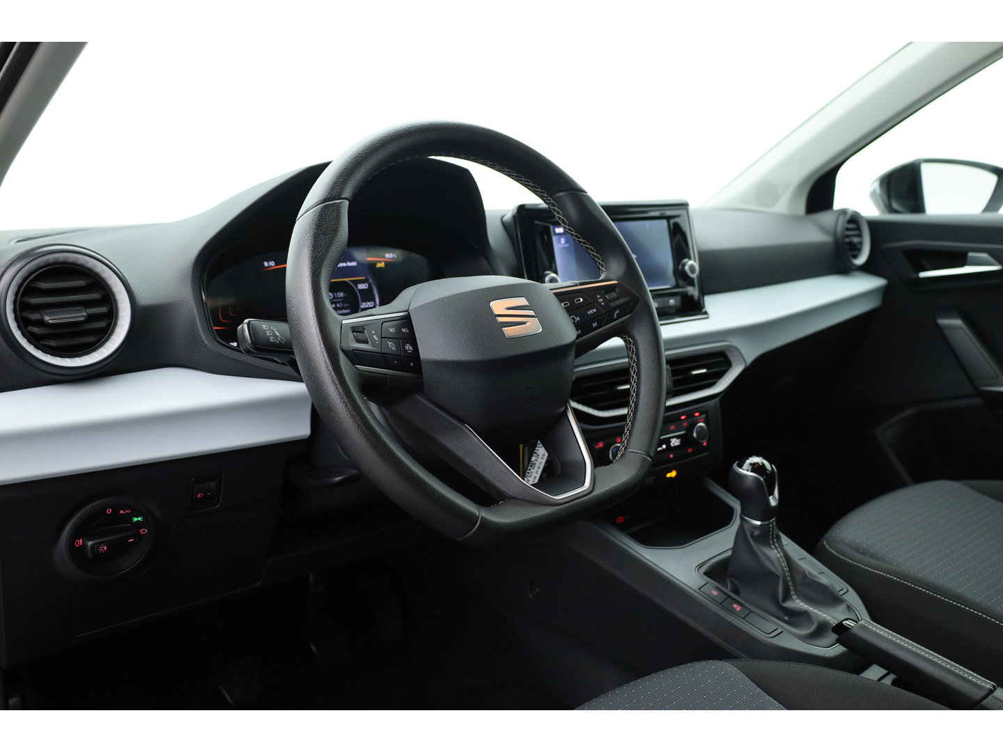 SEAT Ibiza 1.0 EcoTSI Style Online | RIJKLAAR!! | CarPlay | Stoelverw. | Regensensor | Cruise | Airco | DAB | PDC A | 15"