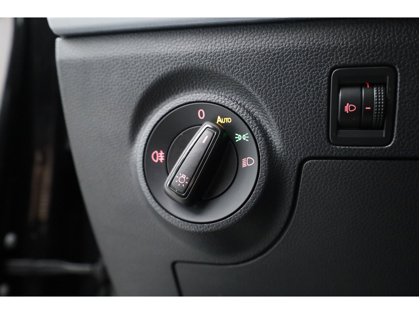 SEAT Ibiza 1.0 EcoTSI Style Online | RIJKLAAR!! | CarPlay | Stoelverw. | Regensensor | Cruise | Airco | DAB | PDC A | 15"