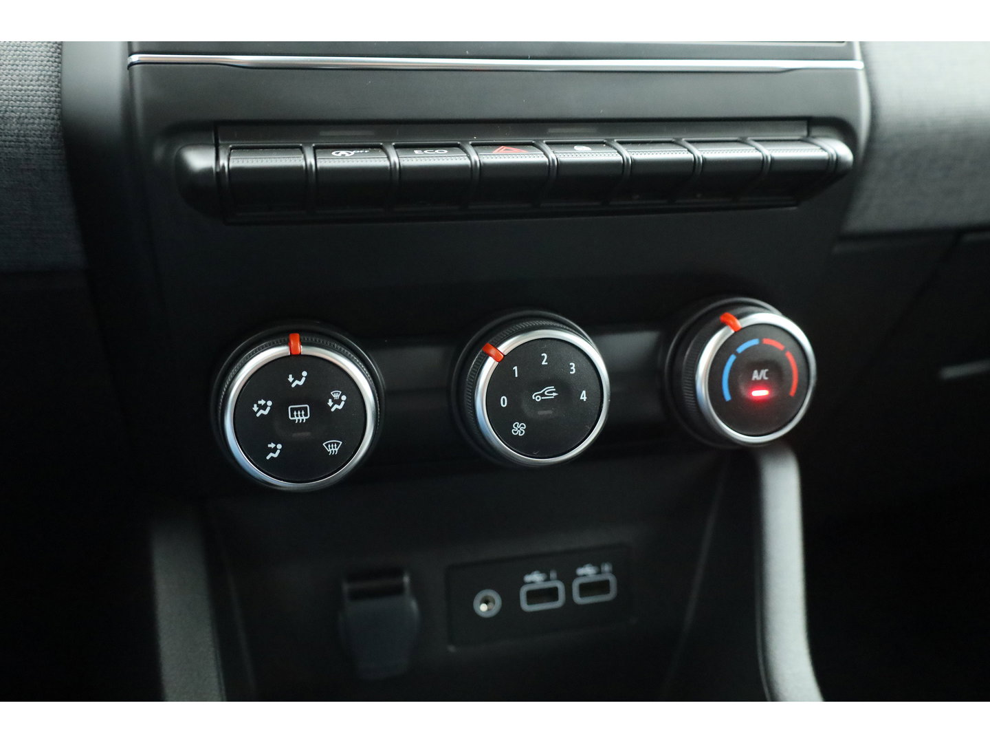 Renault Clio 1.0 TCe 90 GPF evolution | Rijklaar! | Cruise Control | Camera | PDC A | All Season | Apple CarPlay | 16''