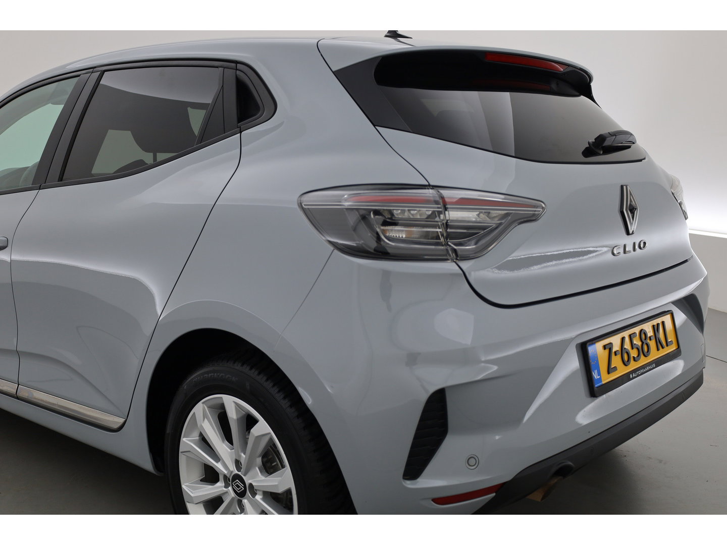 Renault Clio 1.0 TCe 90 GPF evolution | Rijklaar! | Cruise Control | Camera | PDC A | All Season | Apple CarPlay | 16''
