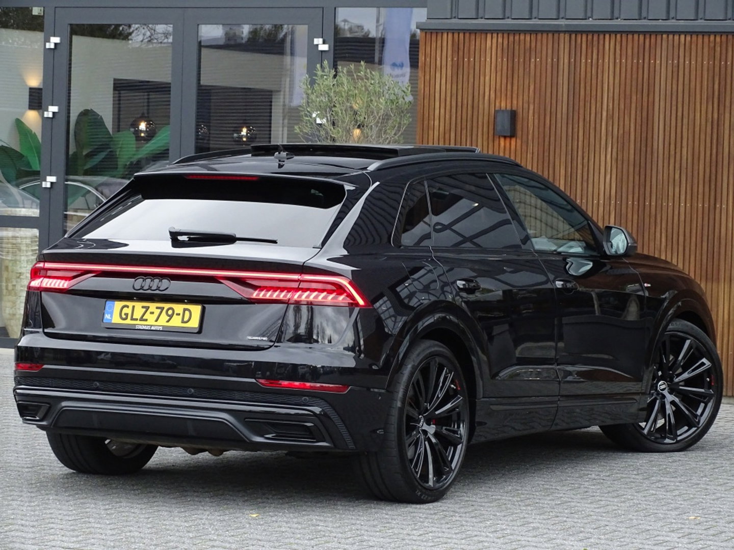 Audi Q8 55 TFSI e 381PK Quattro S line / Carbon / 23'' / B&O / 360°