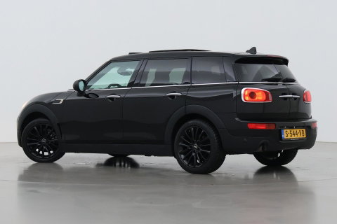 MINI Clubman 1.5 One D Chili Serious Business | Panoramadak | Automaat | Navigatie | Cruise Control | Airco | PDC | MINI Connected