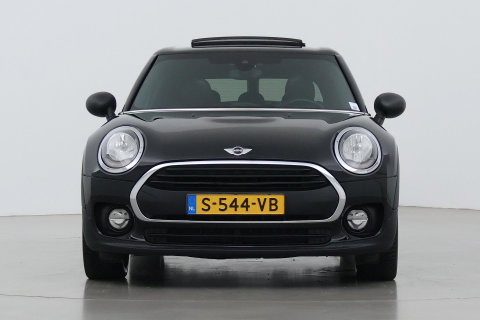 MINI Clubman 1.5 One D Chili Serious Business | Panoramadak | Automaat | Navigatie | Cruise Control | Airco | PDC | MINI Connected
