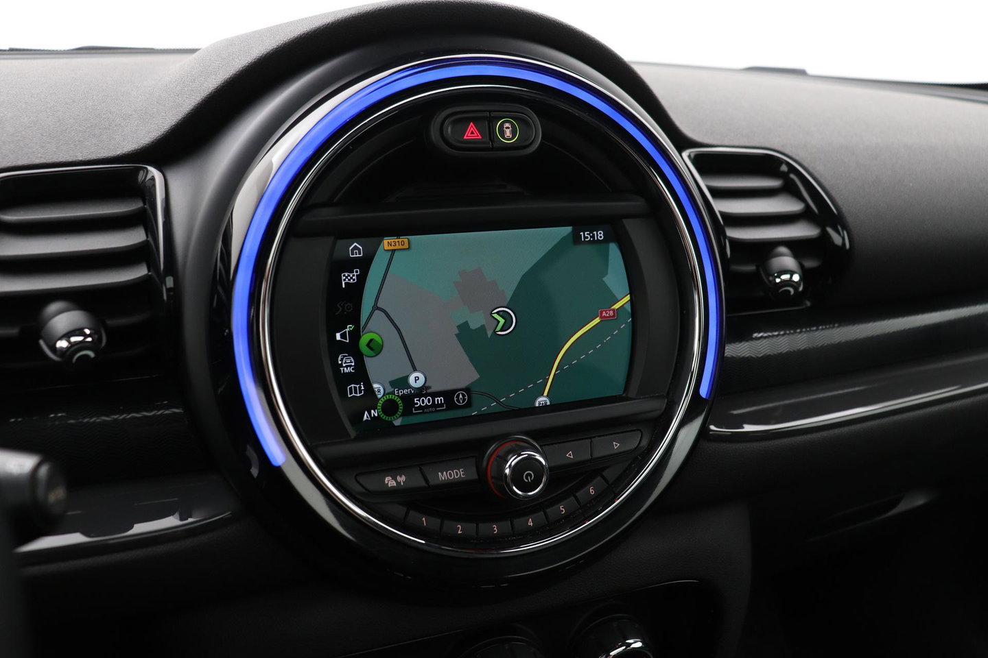 MINI Clubman 1.5 One D Chili Serious Business | Panoramadak | Automaat | Navigatie | Cruise Control | Airco | PDC | MINI Connected