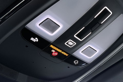 Volvo XC60 T6 Ultra Black Edition | 22 Inch | Bowers&Wilkins | Luchtvering | Trekhaak | 360° Camera | Stoelventilatie