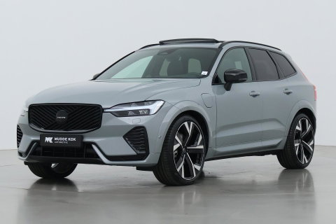 Volvo XC60 T6 Ultra Black Edition | 22 Inch | Bowers&Wilkins | Luchtvering | Trekhaak | 360° Camera | Stoelventilatie