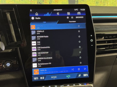 Renault Austral 1.2 E-Tech full hybrid 200 techno esprit Alpine | Panoramadak | Adaptieve Cruise Control |Achteruitrijcamera | Dodehoek Detector | DAB | Sfeerverlichting | Apple Carplay/Android Auto |
