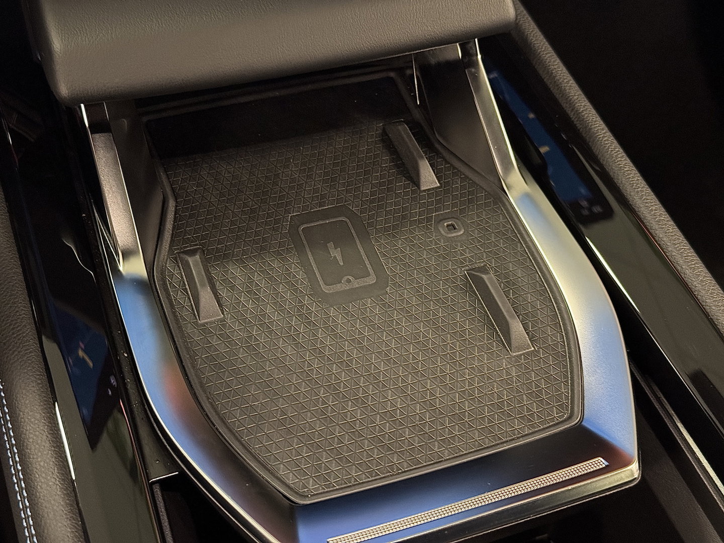 Renault Austral 1.2 E-Tech full hybrid 200 techno esprit Alpine | Panoramadak | Adaptieve Cruise Control |Achteruitrijcamera | Dodehoek Detector | DAB | Sfeerverlichting | Apple Carplay/Android Auto |