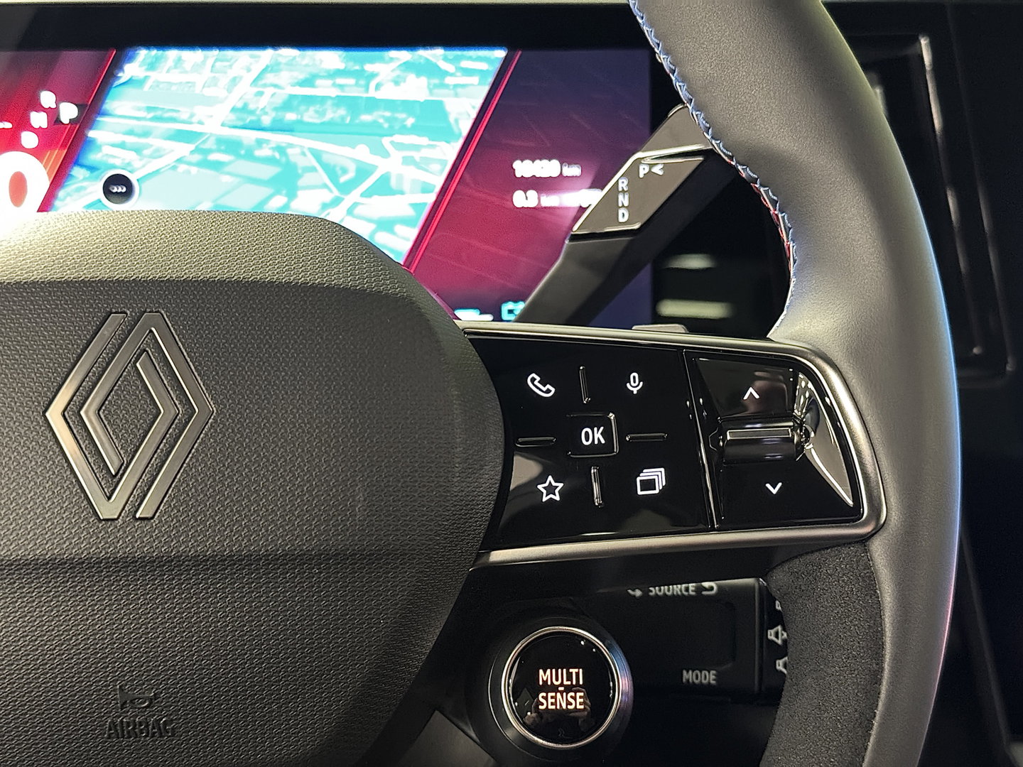 Renault Austral 1.2 E-Tech full hybrid 200 techno esprit Alpine | Panoramadak | Adaptieve Cruise Control |Achteruitrijcamera | Dodehoek Detector | DAB | Sfeerverlichting | Apple Carplay/Android Auto |