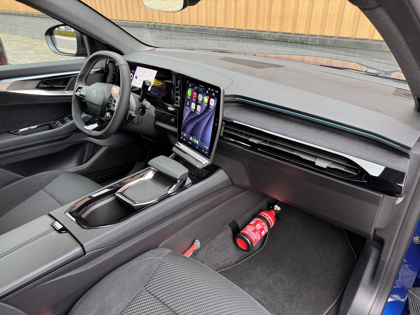 Renault Austral 1.2 E-Tech full hybrid 200 techno esprit Alpine | Panoramadak | Adaptieve Cruise Control |Achteruitrijcamera | Dodehoek Detector | DAB | Sfeerverlichting | Apple Carplay/Android Auto |