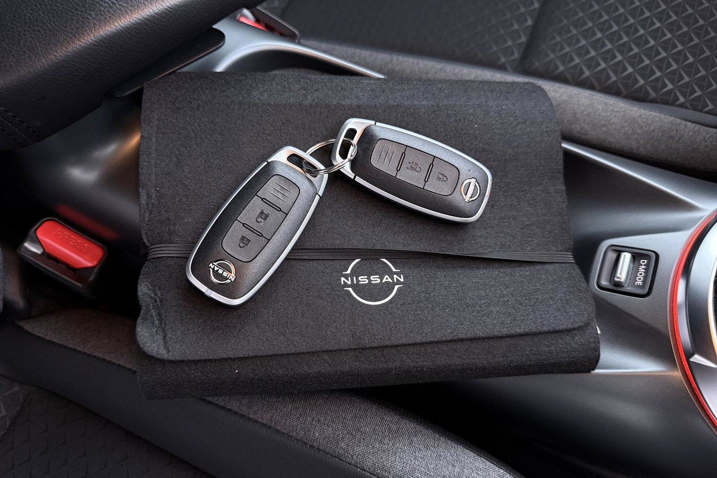 Nissan Juke 1.0 DIG-T N-Connecta | Stoel+Stuurverwarming | Camera | Keyless | Cruise Control