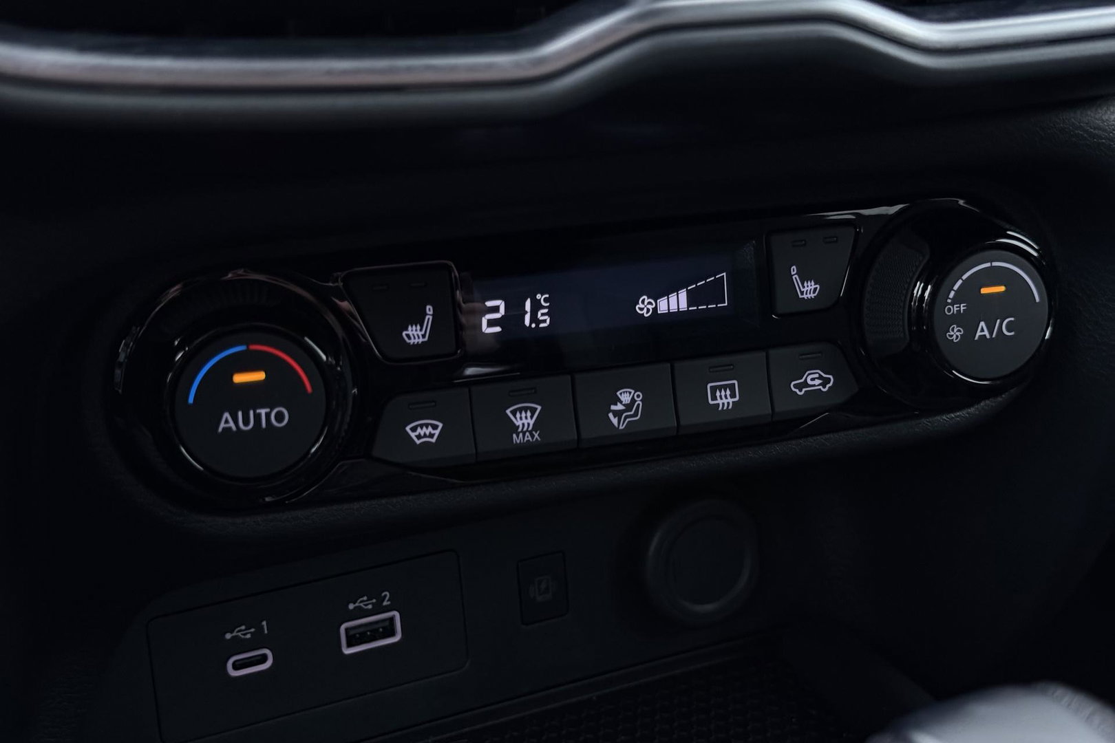 Nissan Juke 1.0 DIG-T N-Connecta | Stoel+Stuurverwarming | Camera | Keyless | Cruise Control
