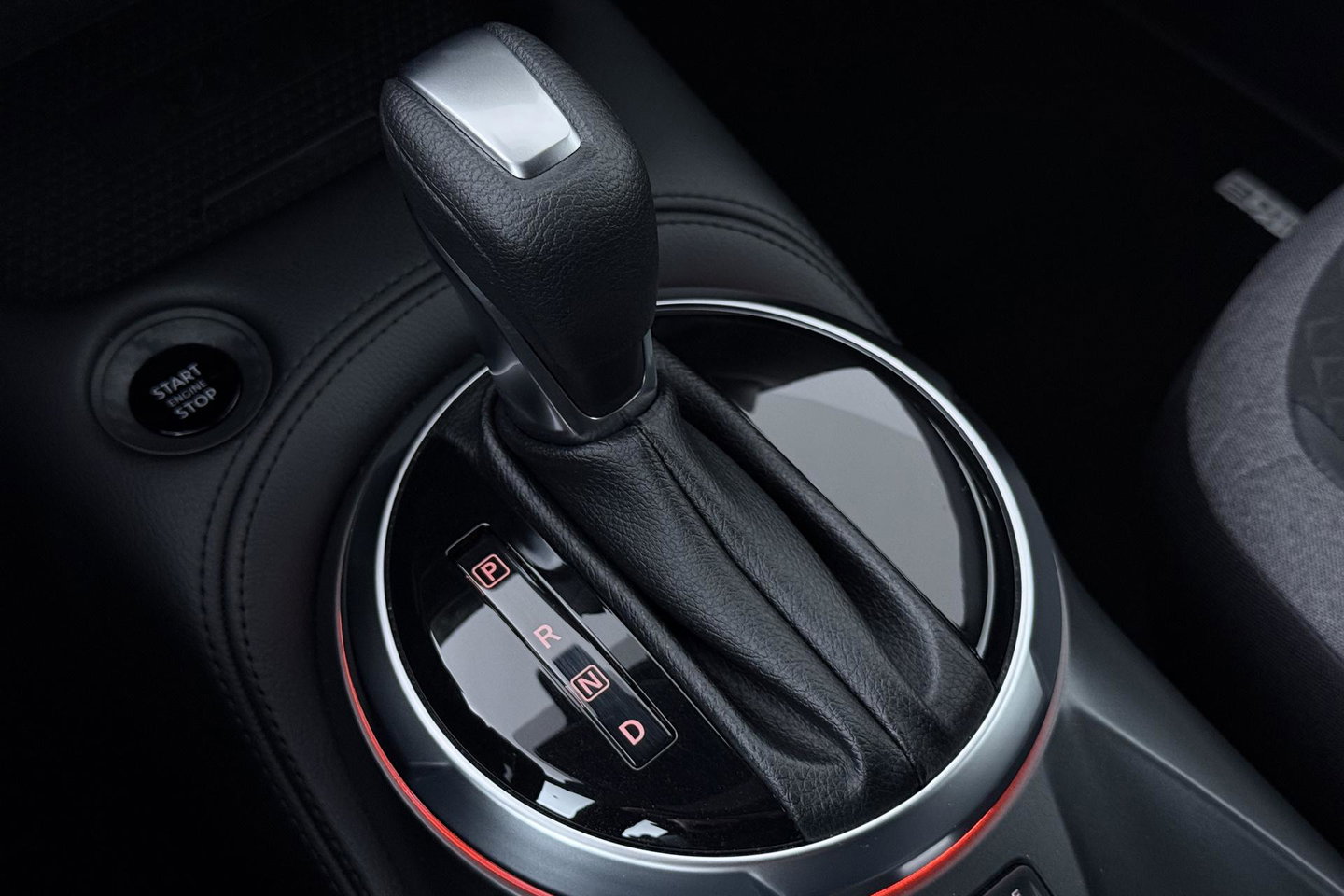 Nissan Juke 1.0 DIG-T N-Connecta | Stoel+Stuurverwarming | Camera | Keyless | Cruise Control