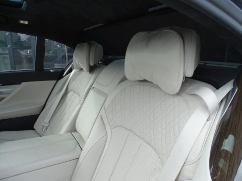 BMW 7 Serie 740e Lang 326PK xDrive VIP / Skylounge / Massage / Laser / 360°