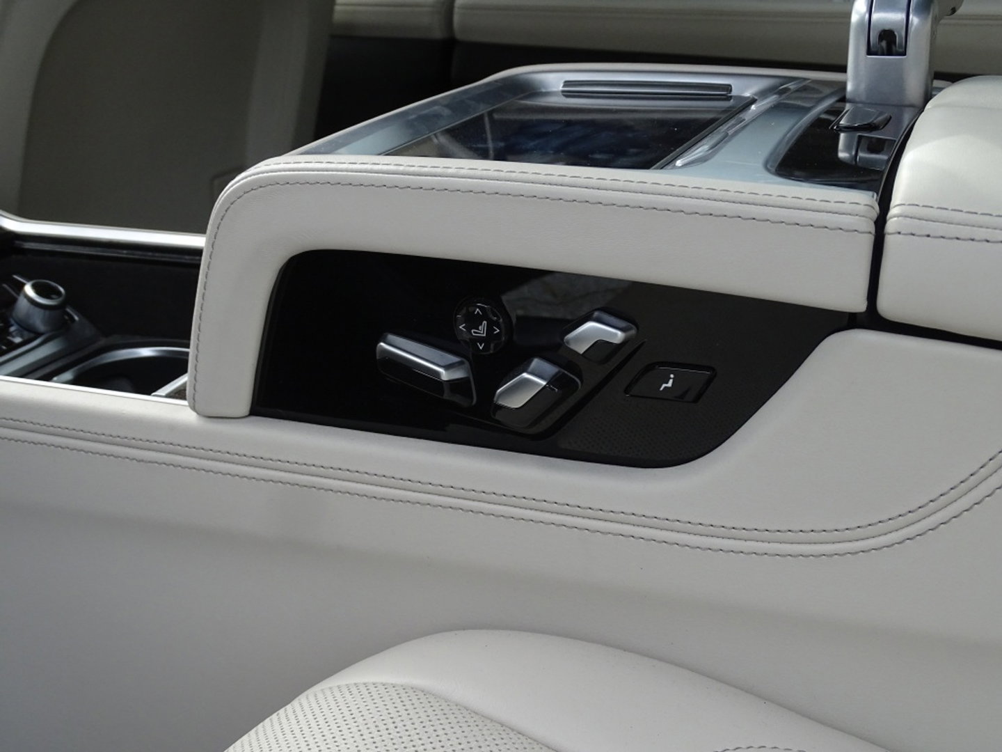 BMW 7 Serie 740e Lang 326PK xDrive VIP / Skylounge / Massage / Laser / 360°