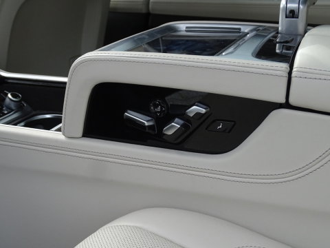 BMW 7 Serie 740e Lang 326PK xDrive VIP / Skylounge / Massage / Laser / 360°